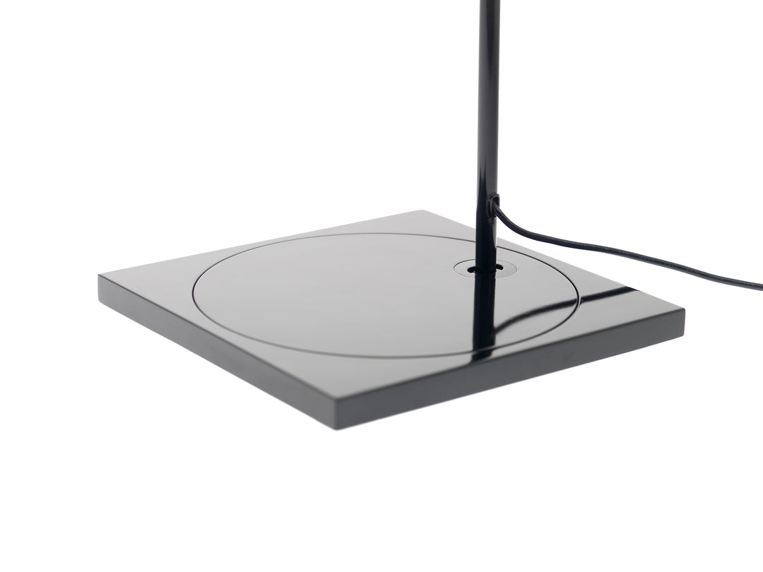 Luxo L-1 LED task light black finish adjustable arm ergonomic desk lighting 400 lumens